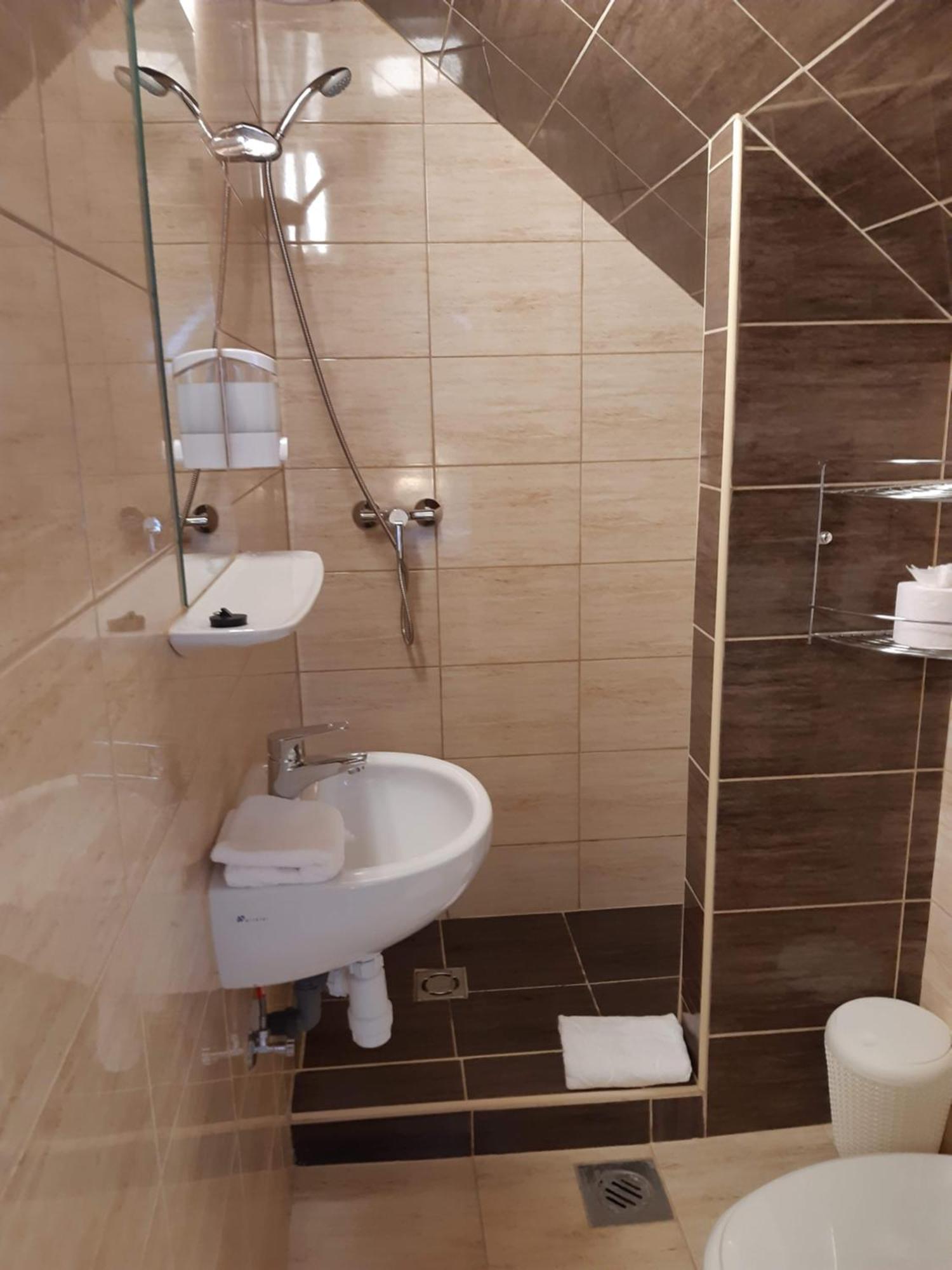 Katalin Motel&Étterem Berettyóújfalu Kültér fotó