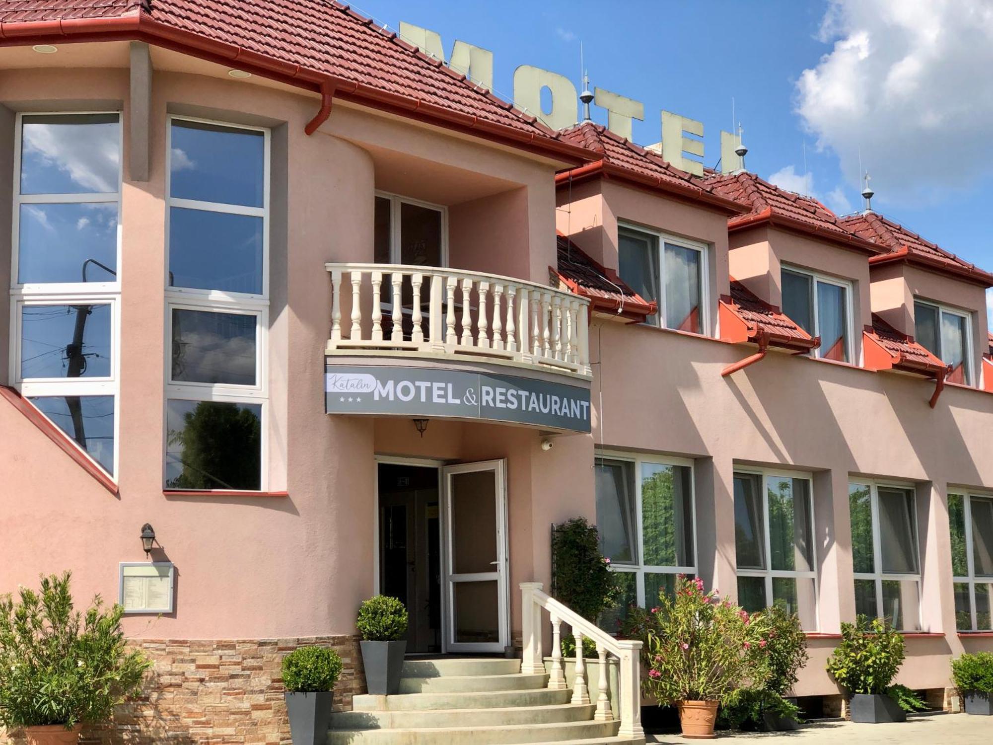 Katalin Motel&Étterem Berettyóújfalu Kültér fotó