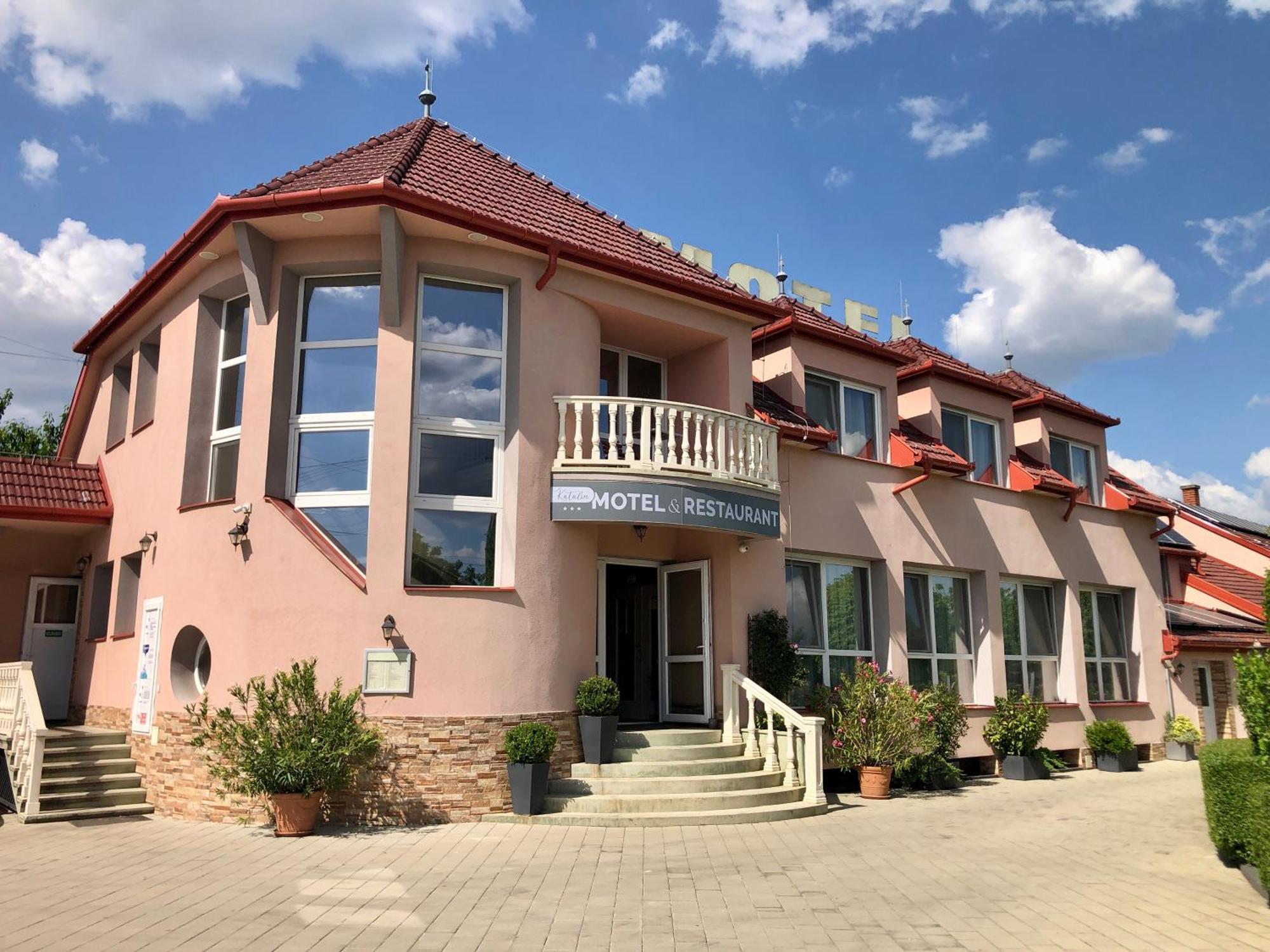 Katalin Motel&Étterem Berettyóújfalu Kültér fotó