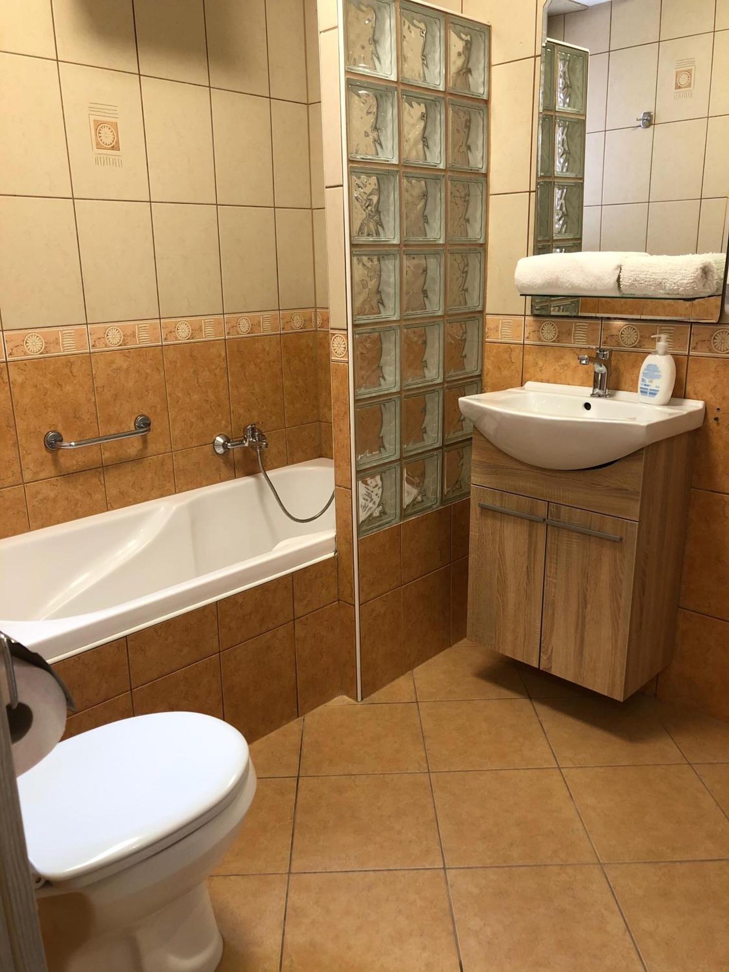 Katalin Motel&Étterem Berettyóújfalu Kültér fotó