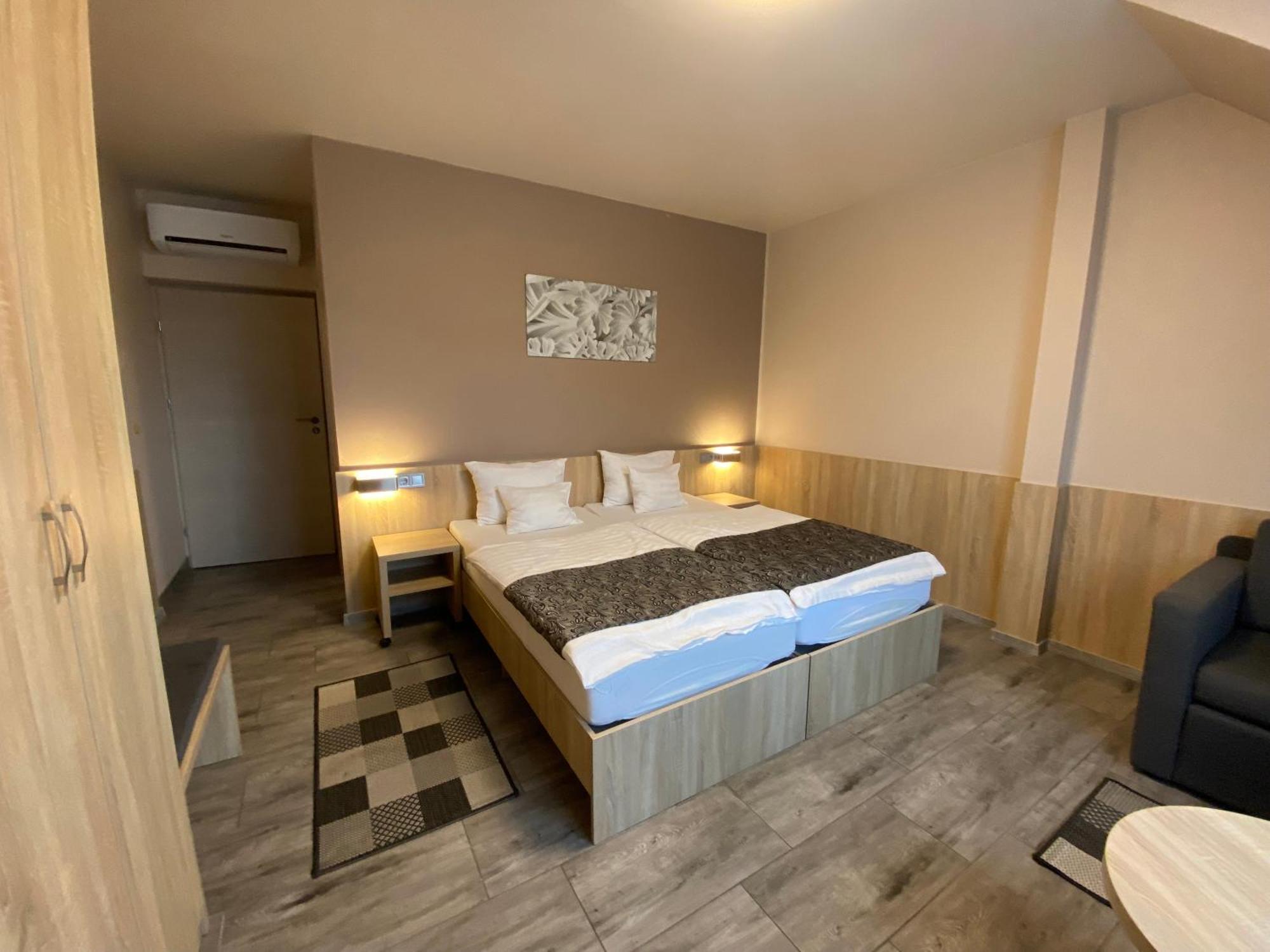 Katalin Motel&Étterem Berettyóújfalu Kültér fotó