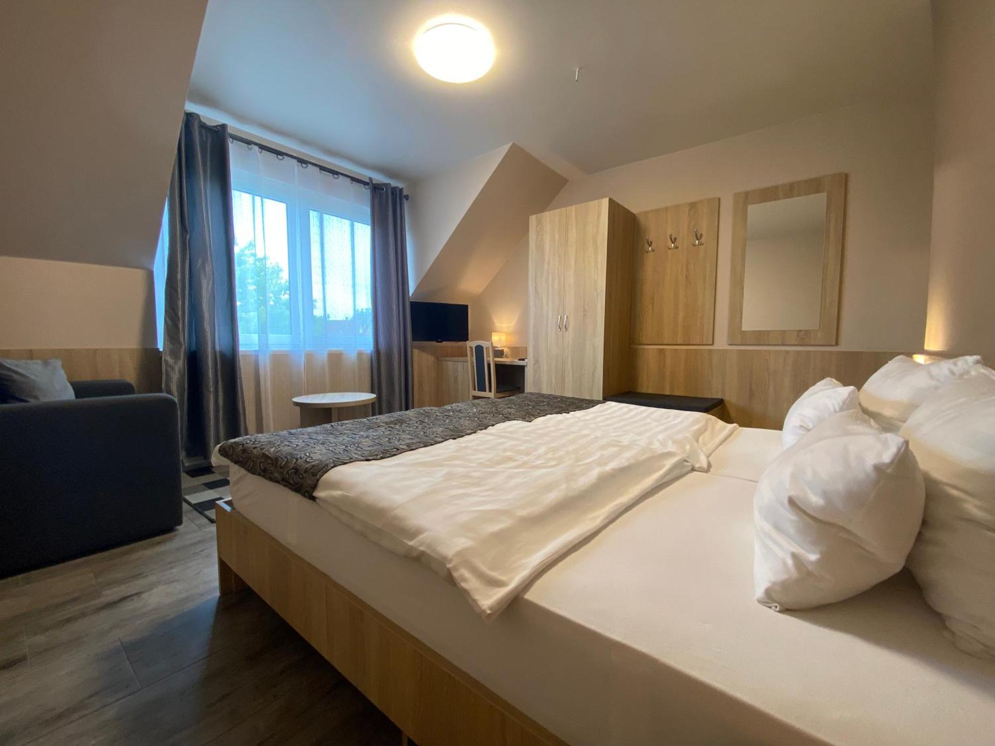 Katalin Motel&Étterem Berettyóújfalu Kültér fotó